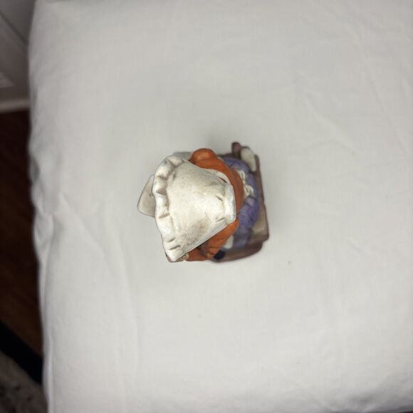 Vintage Collectable  Figurine of Old Woman Holding Papers in Front of a Cat - Picture 7 of 8